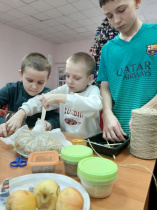Покормите птиц зимой