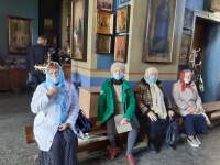 На Покров Пресвятой Богородицы облетает с деревьев листва…