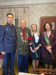 Ветераны принимают поздравления на дому