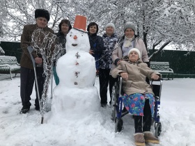 за окном идёт снег