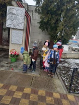 О героях России храним память свято!