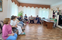 «Литературный час» в Новоалександровском Центре соцобслуживания: вспоминая фронтовиков-артистов