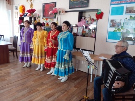 В жизни каждого важна и нужна мама…