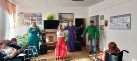 Дарить людям радость…